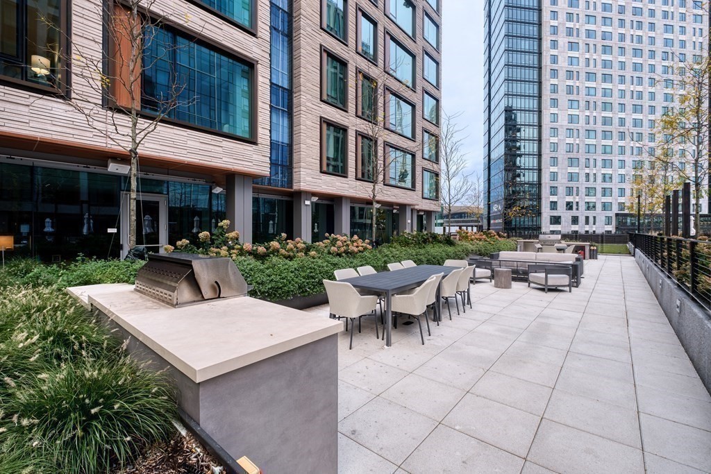 133 Seaport Blvd # 1519 Property Photo 31