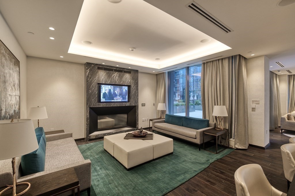 133 Seaport Blvd # 1519 Property Photo 32