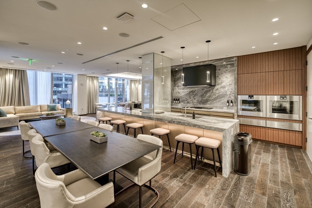 133 Seaport Blvd # 1519 Property Photo 33