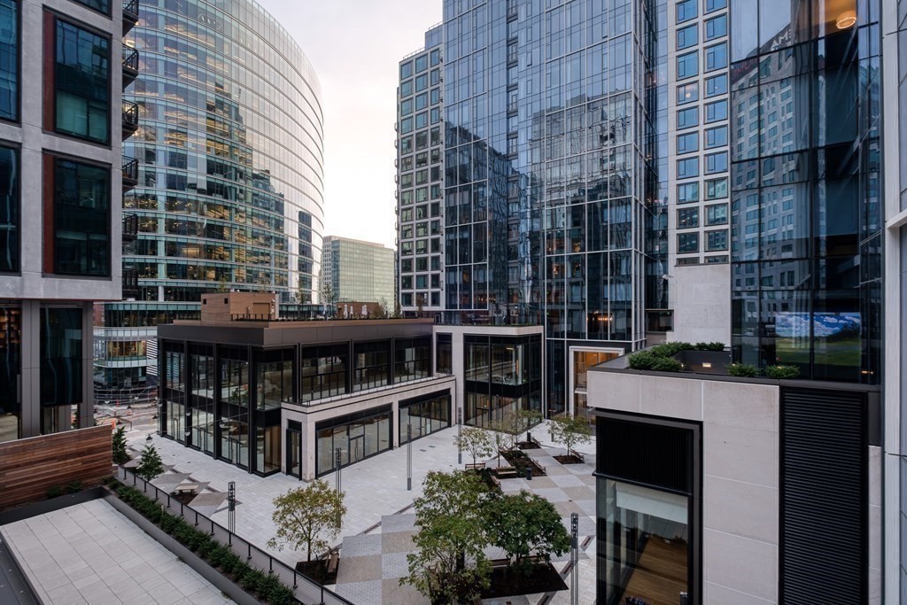 133 Seaport Blvd # 1519 Property Photo 36