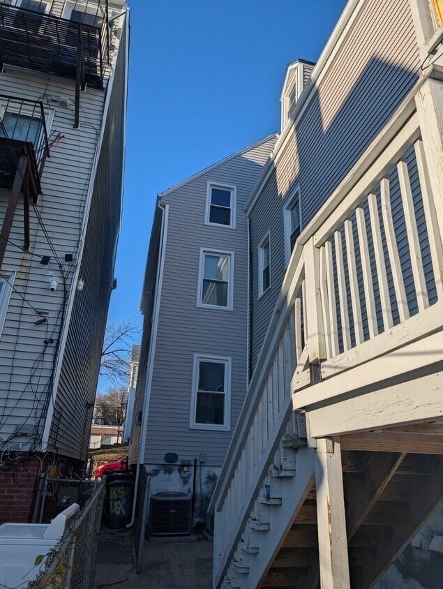 167 Lexington St # 3 Property Photo 15
