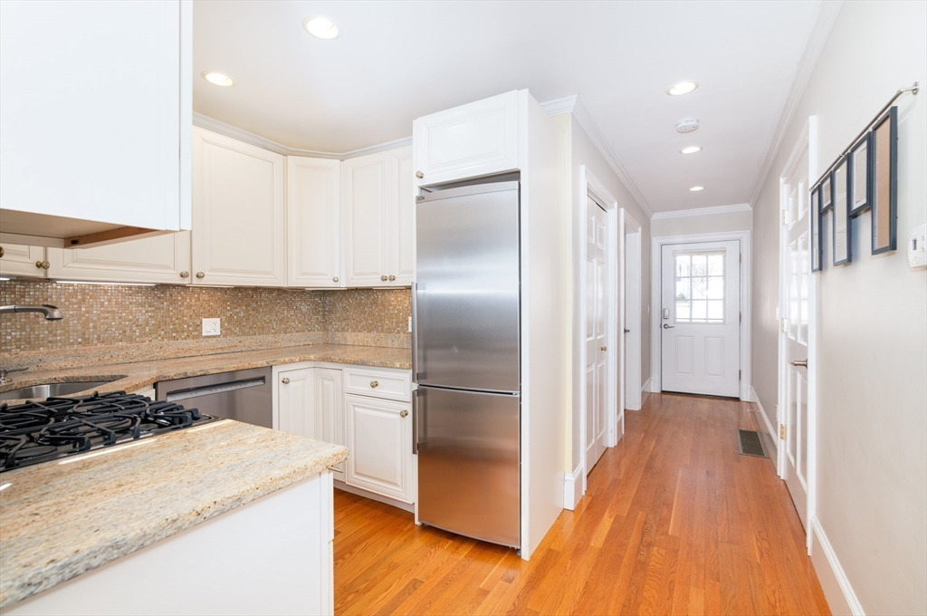 865 E Squantum St Property Photo 5