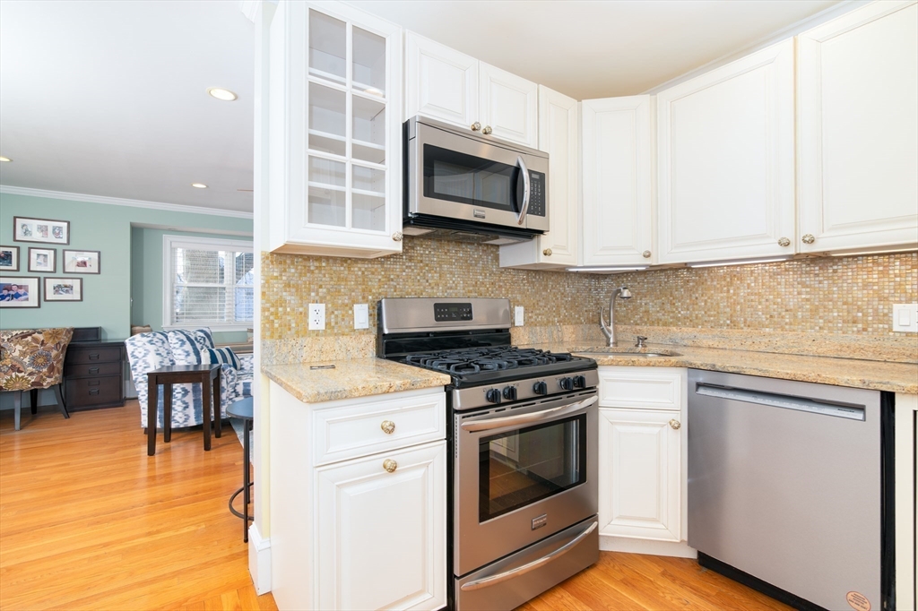865 E Squantum St Property Photo 6
