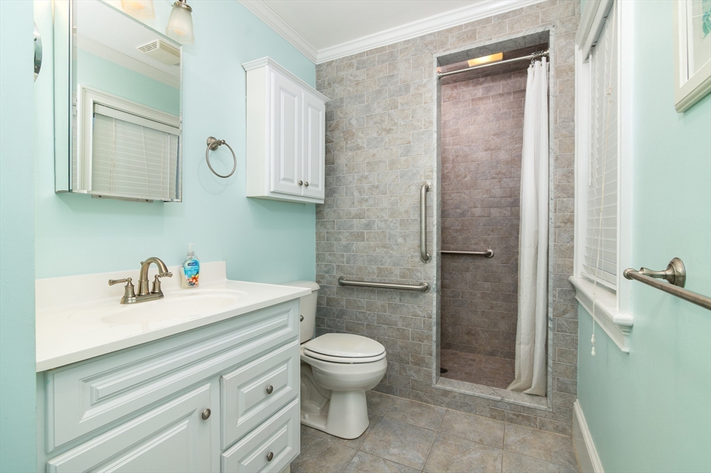 865 E Squantum St Property Photo 9