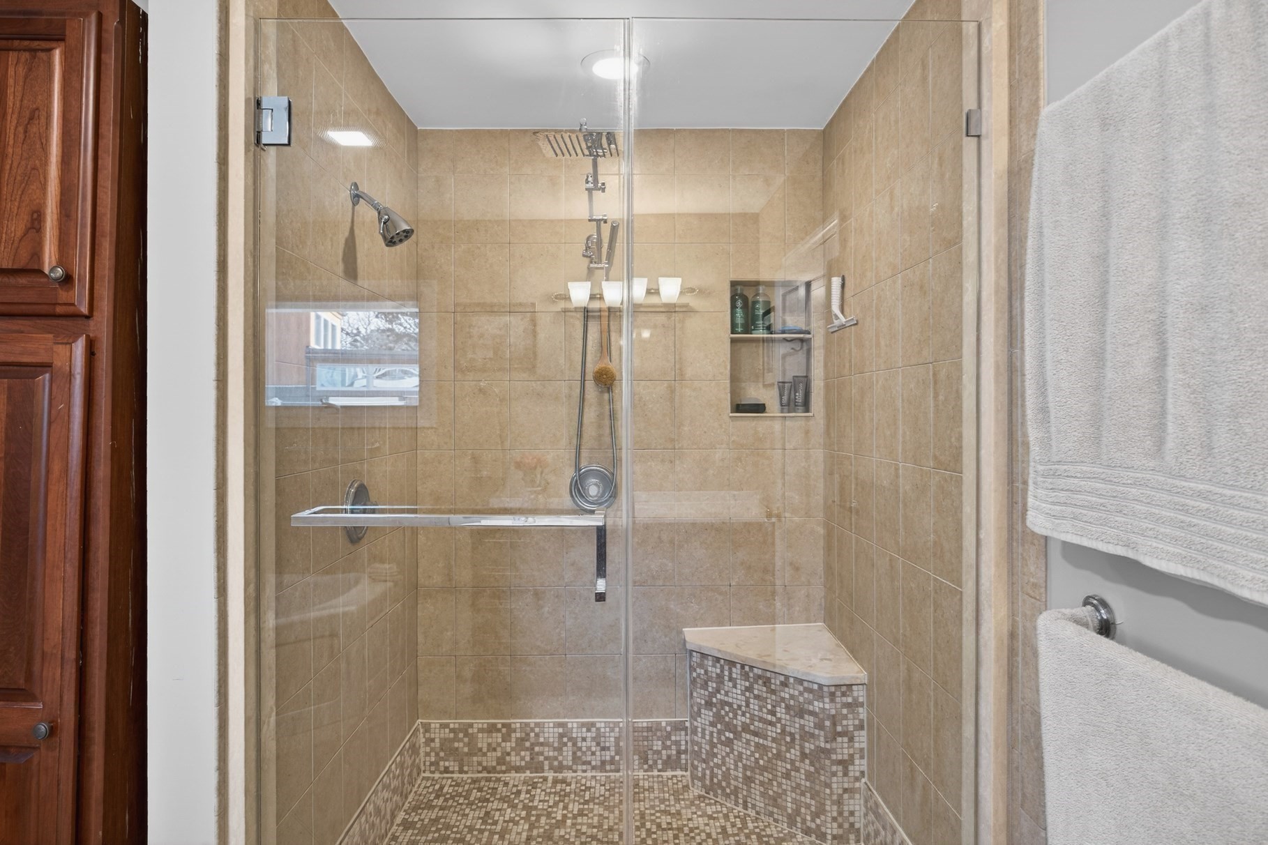 724 Commercial Street Property Photo 18