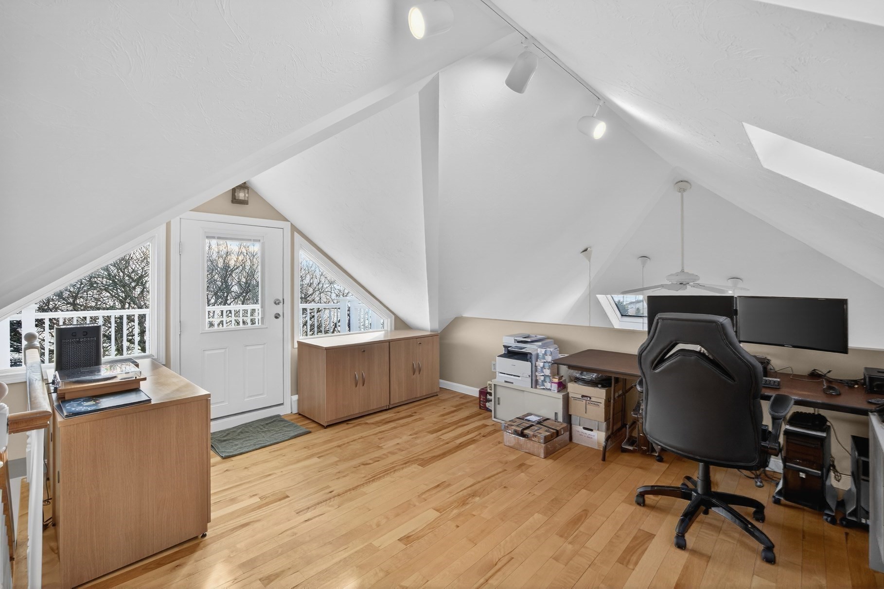 724 Commercial Street Property Photo 38