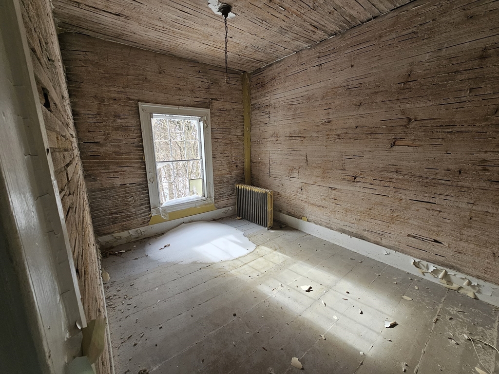 56 Liberty St Property Photo 4