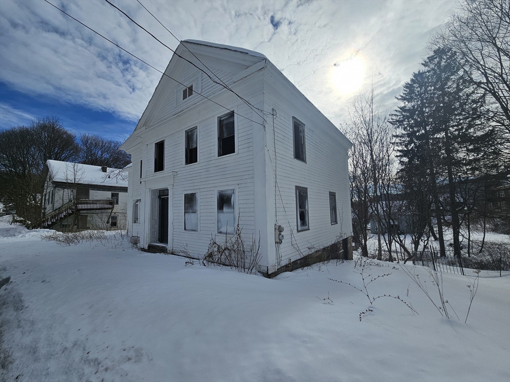 56 Liberty St Property Photo 32