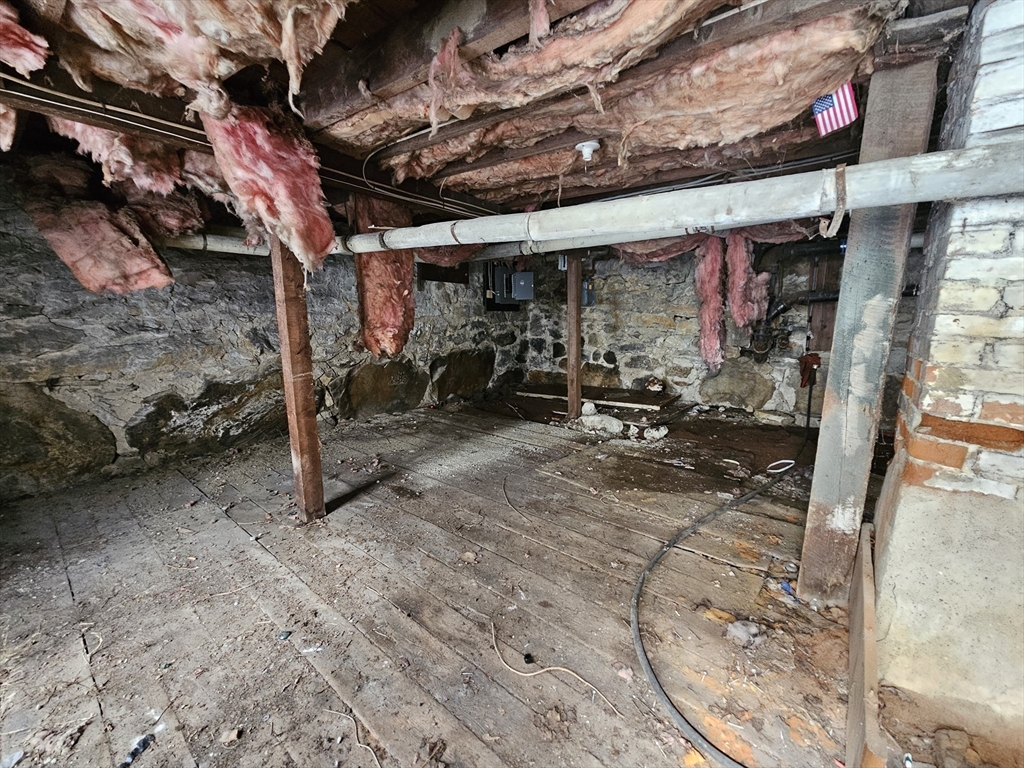 24 Spring St Property Photo 24