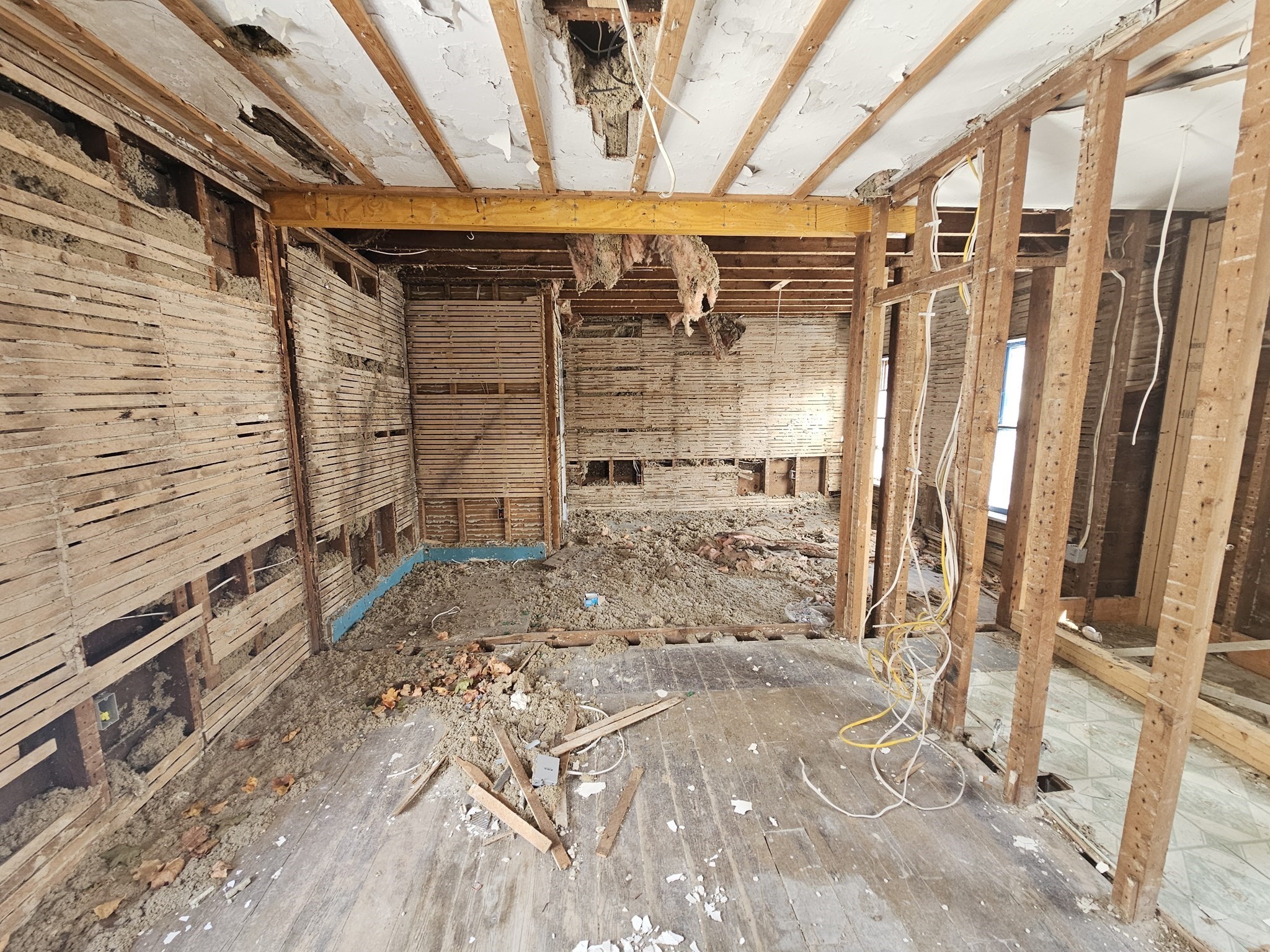 27 Hall St Property Photo 6