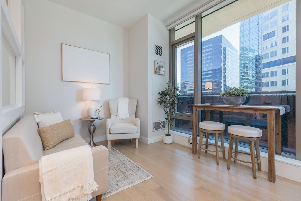 133 Seaport Boulevard # 502 Property Photo 2
