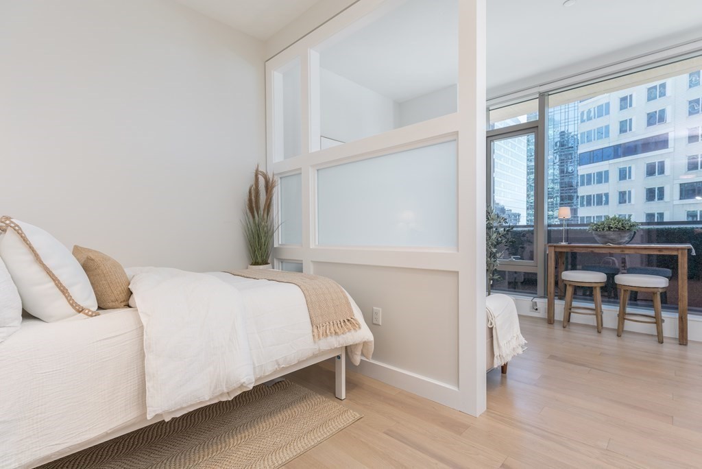 133 Seaport Boulevard # 502 Property Photo 5