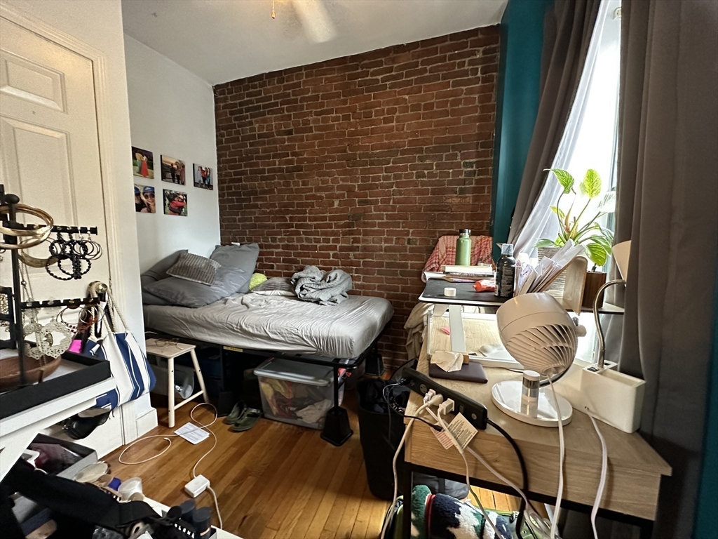 1677 Washington St # 1 Property Photo 4