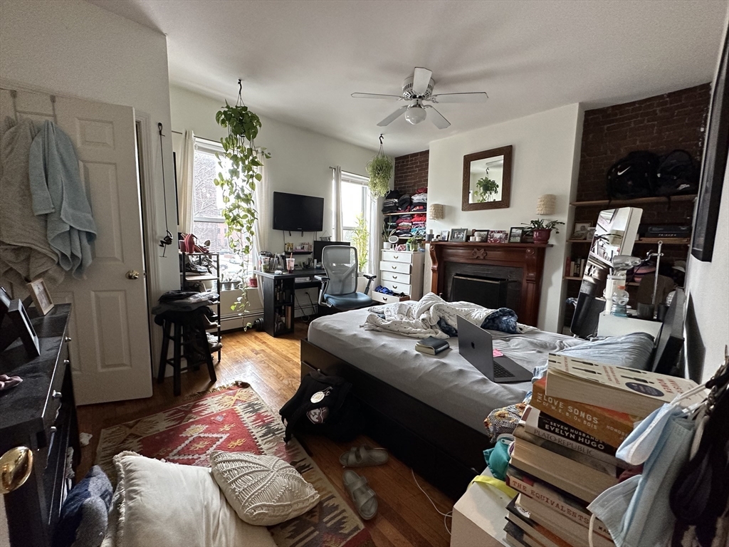 1677 Washington St # 1 Property Photo 6