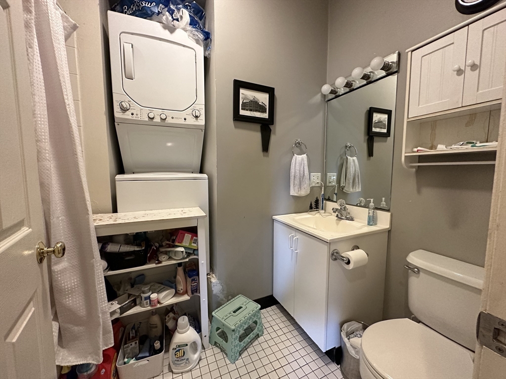 1677 Washington St # 1 Property Photo 8