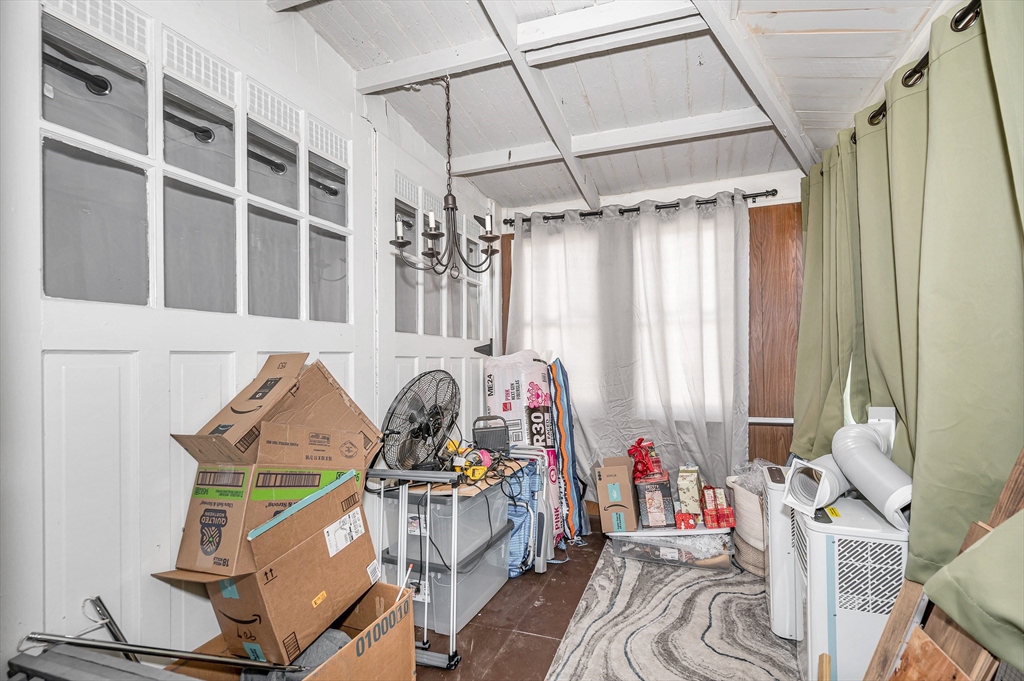 2 Lakeview Ave Property Photo 12