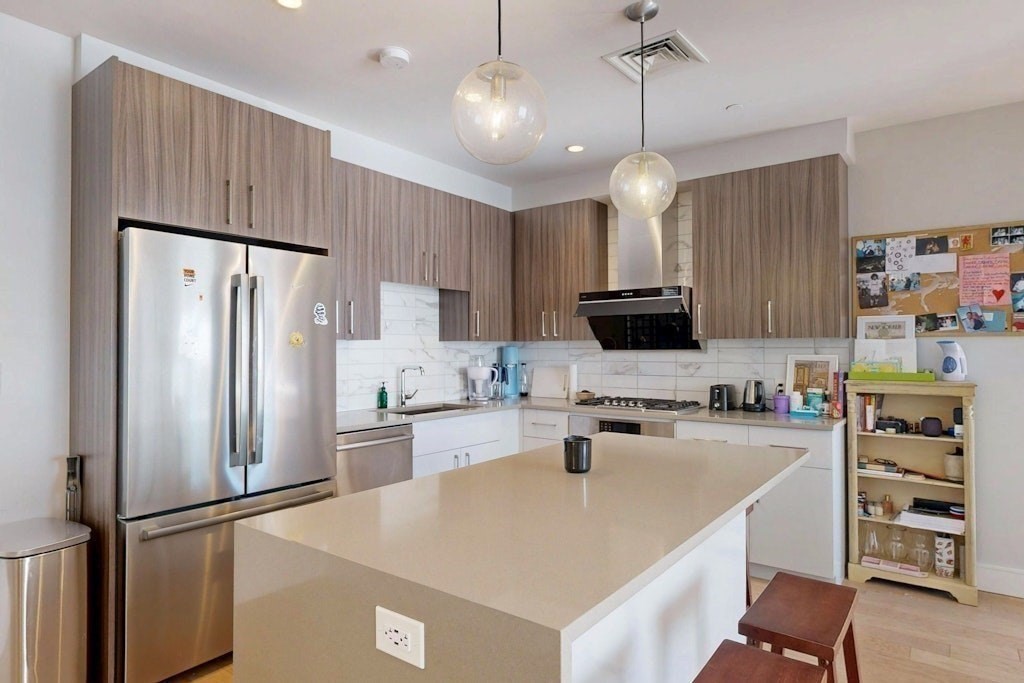 50 Symphony Rd # 402 Property Photo 6