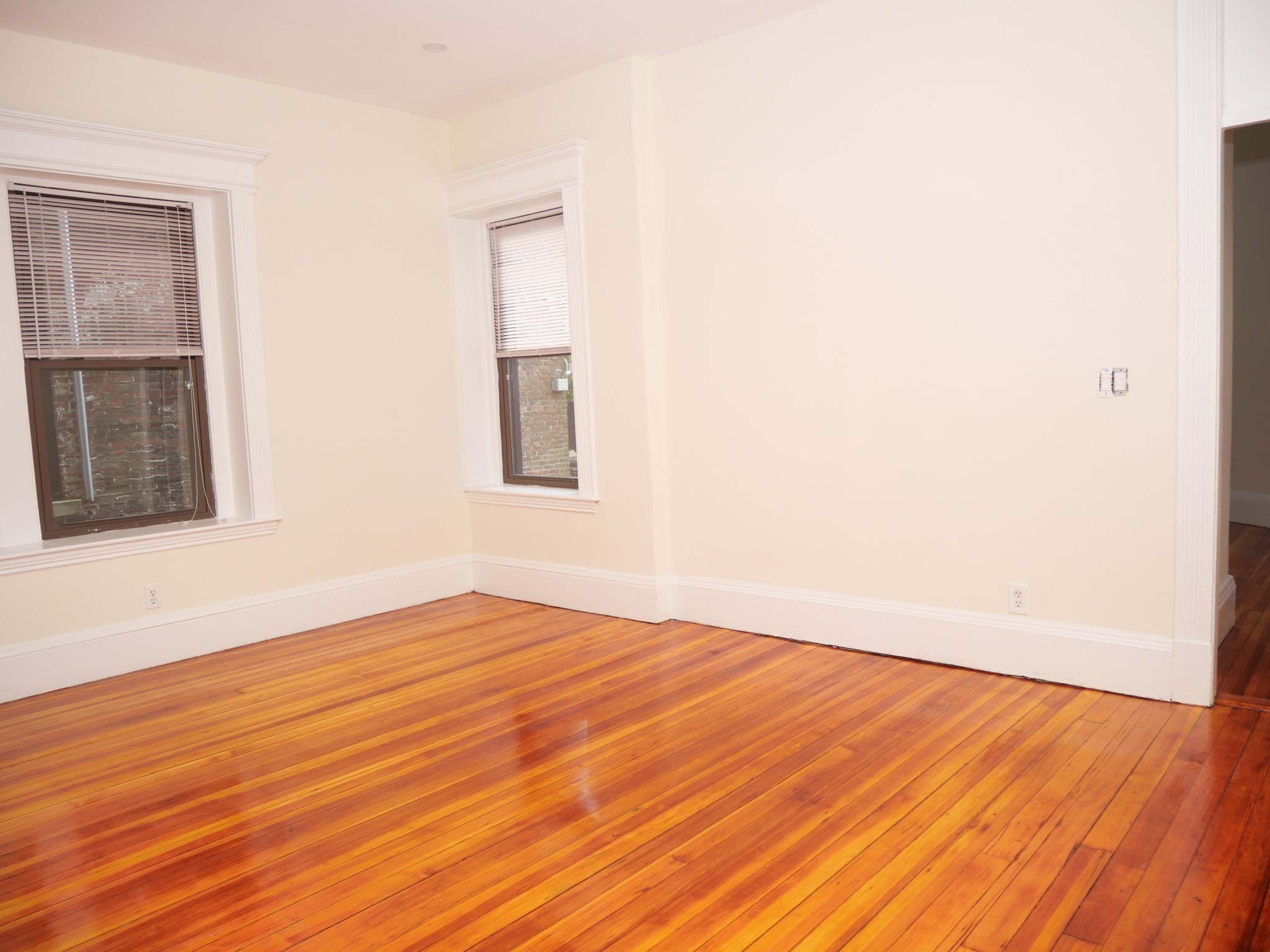 1378 Beacon # 10 Property Photo 3