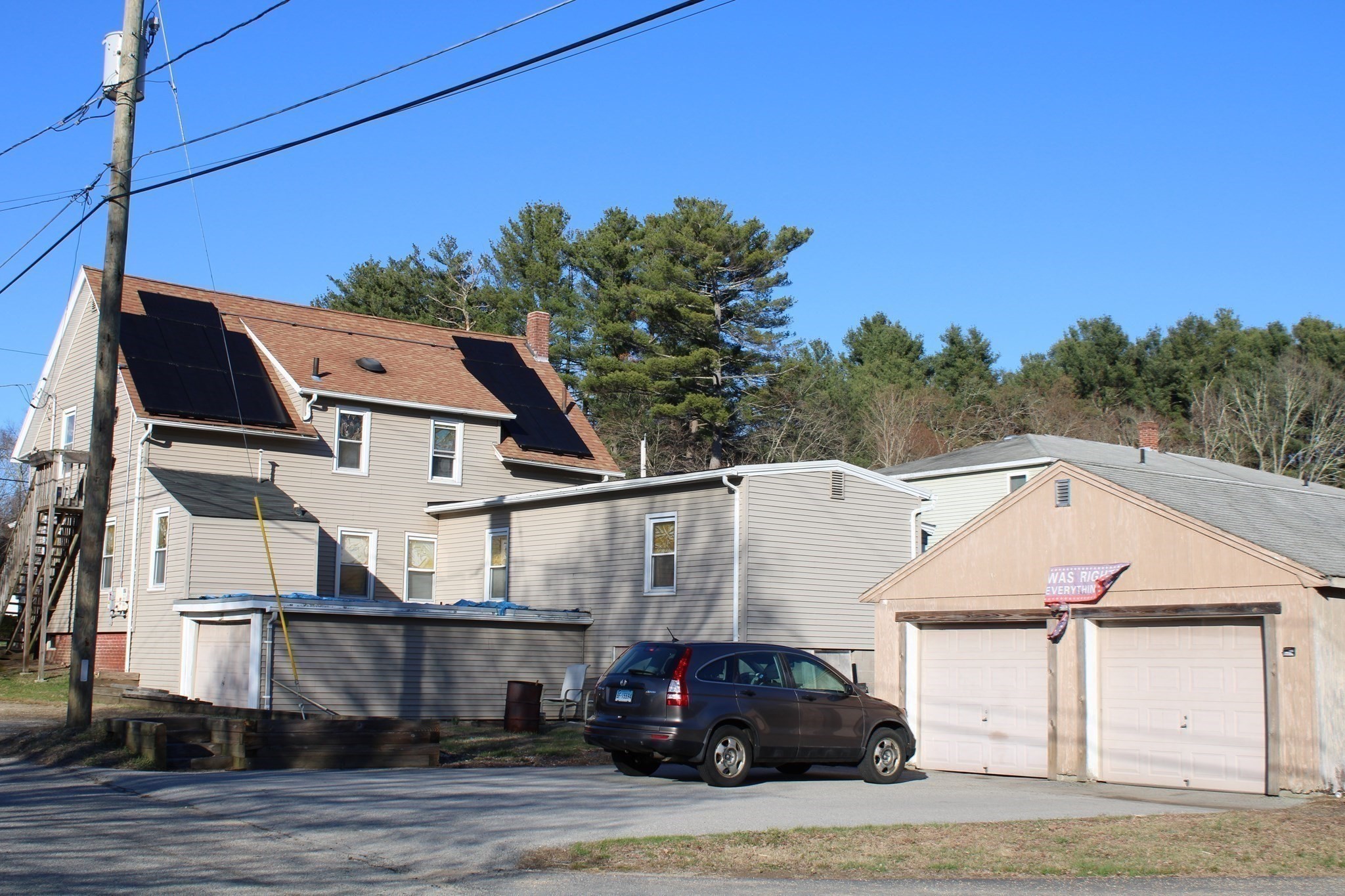 25 Quinebaug Road Property Photo 3