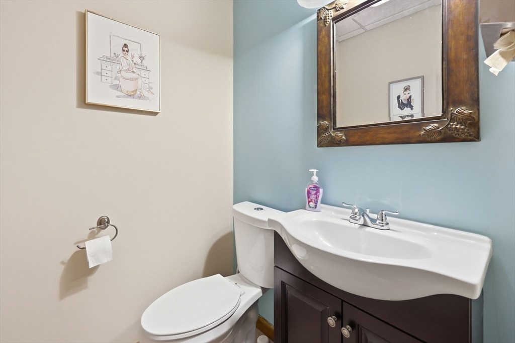 200 Center St # 16 Property Photo 30