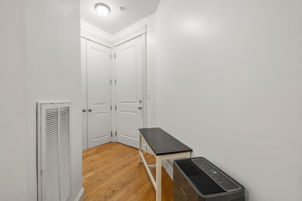 350 West 2nd St # 1 Property Photo 10