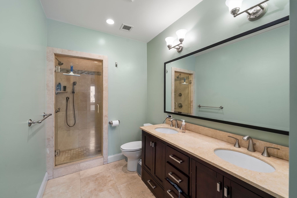 350 West 2nd St # 1 Property Photo 13