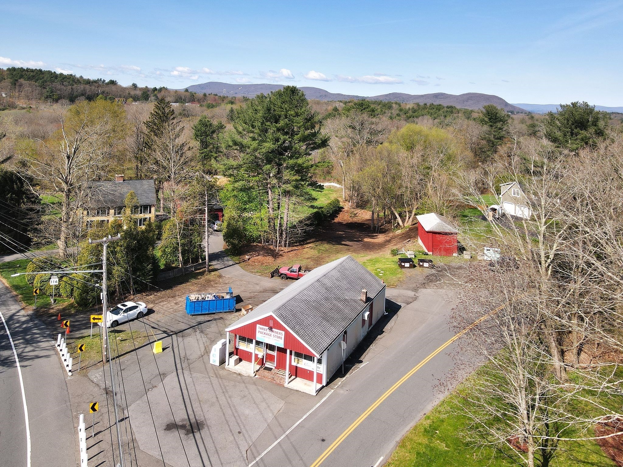 460 Amherst Rd Property Photo 1