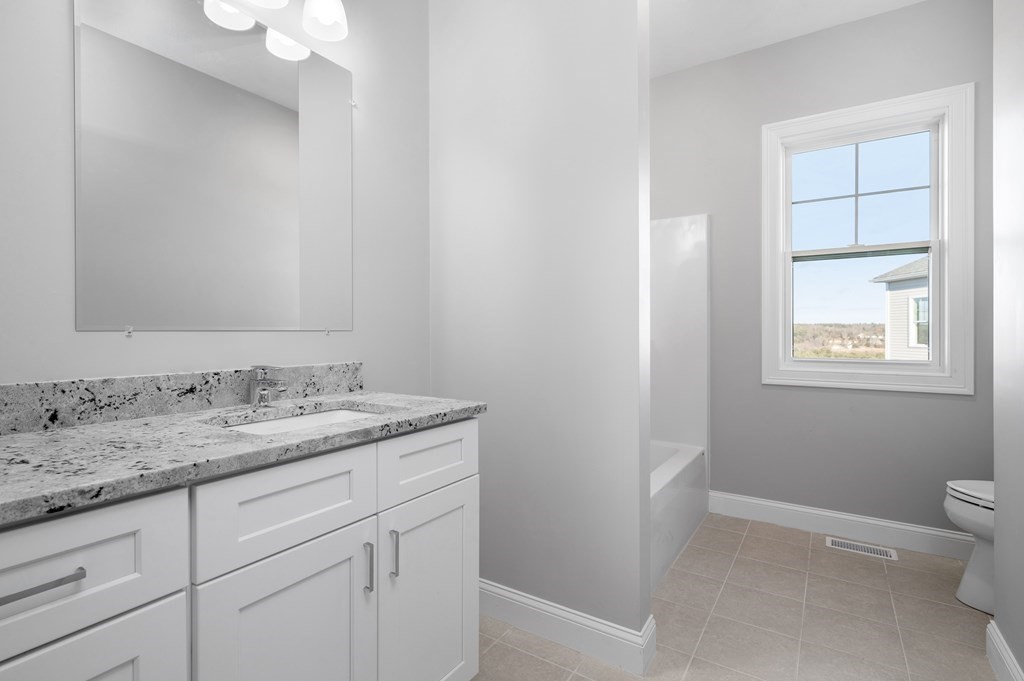 37 Crestwood Circle # 43 Property Photo 6