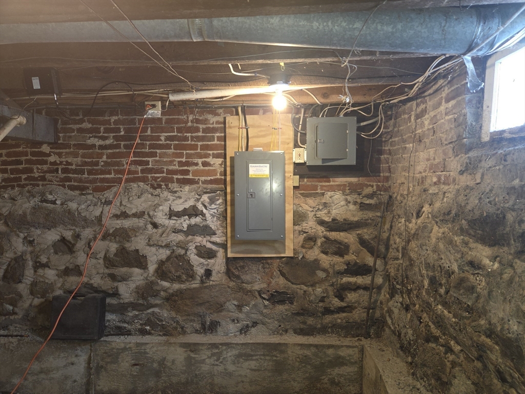 14 Brookline St Property Photo 16