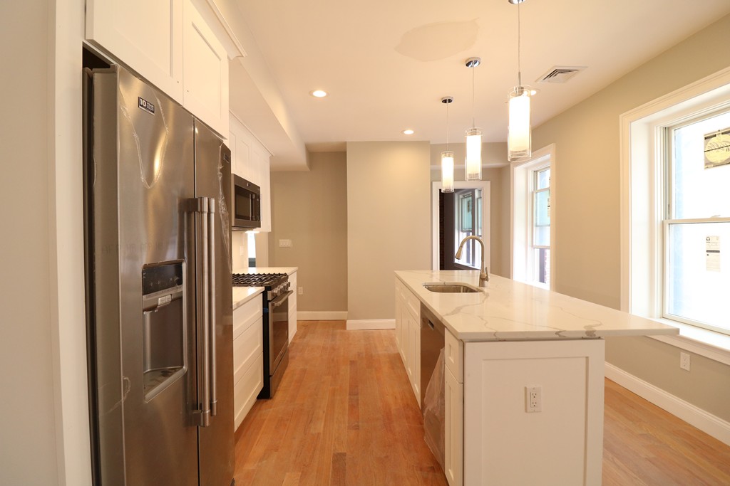 422 Hanover St # 5 Property Photo 2