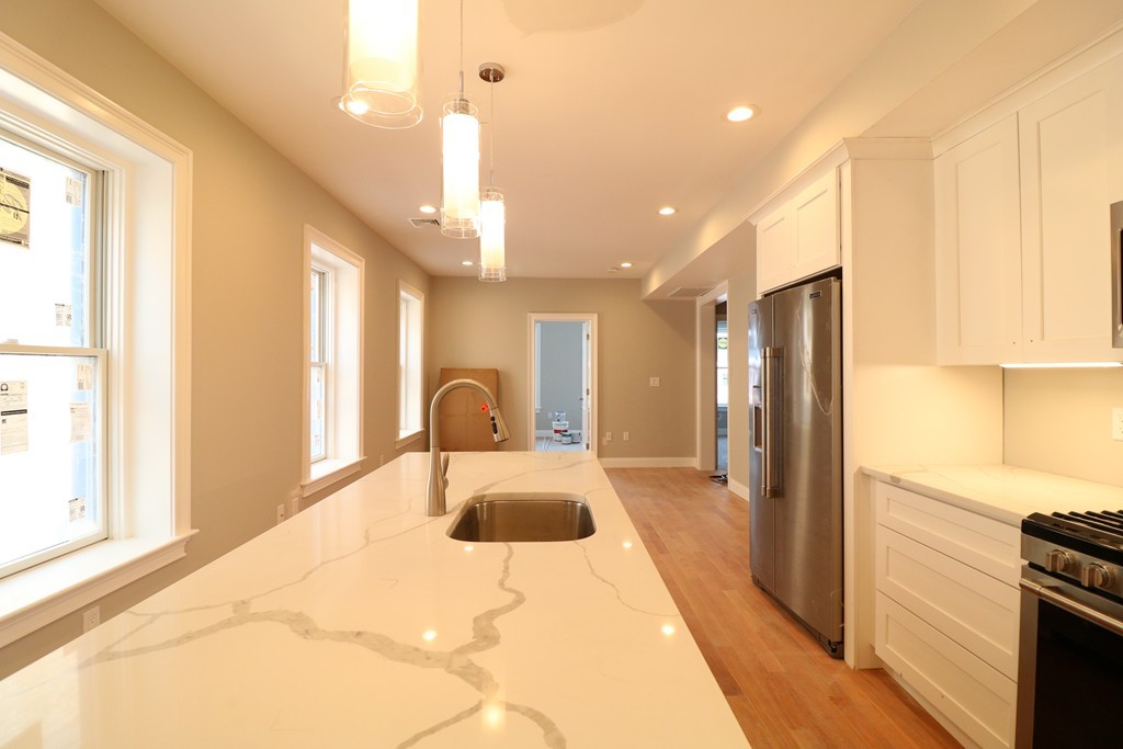 422 Hanover St # 5 Property Photo 3