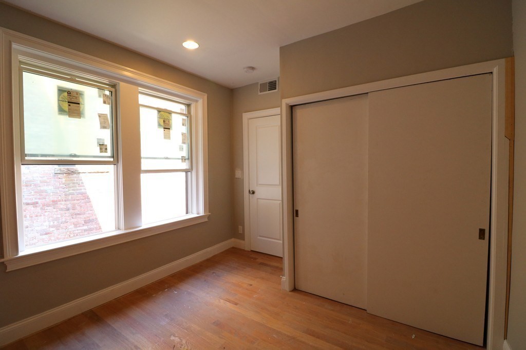 422 Hanover St # 5 Property Photo 8