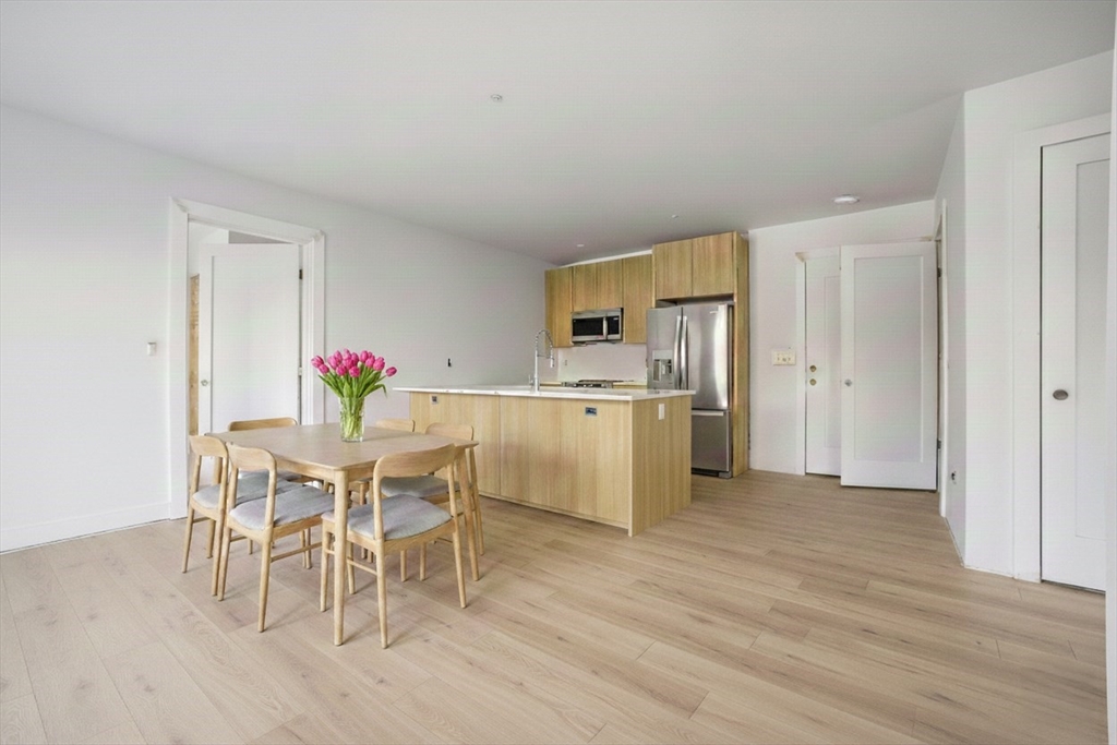 1035 Commonwealth Ave # 404 Property Photo 1