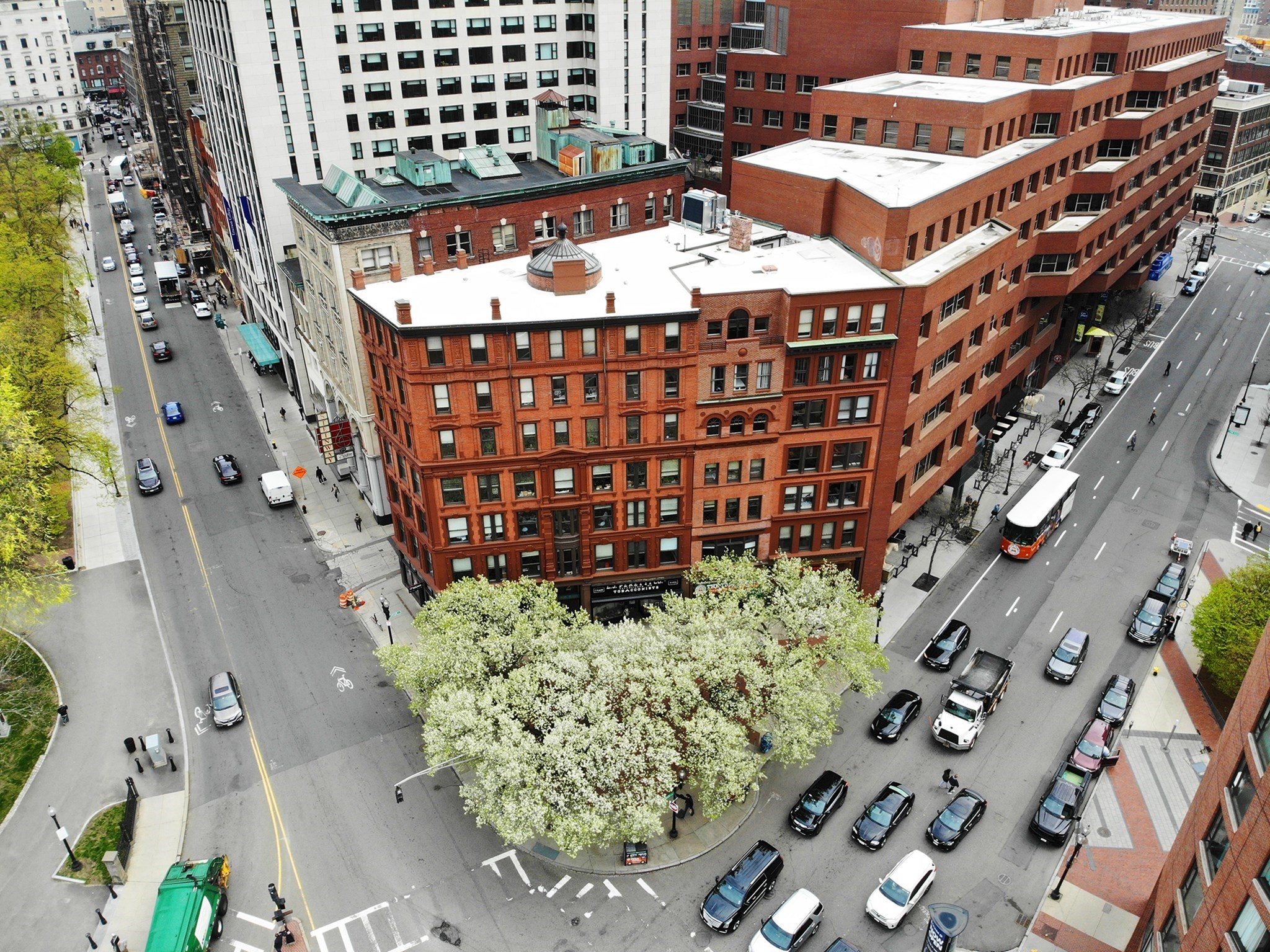 2 Park Plaza Property Photo 1