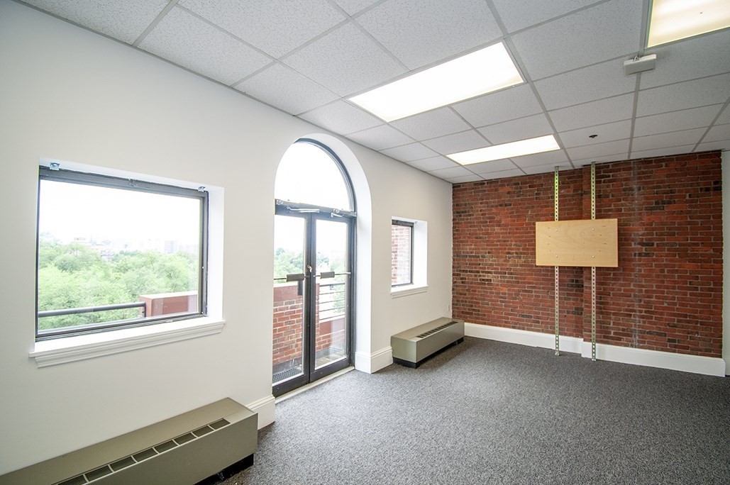 2 Park Plaza Property Photo 2