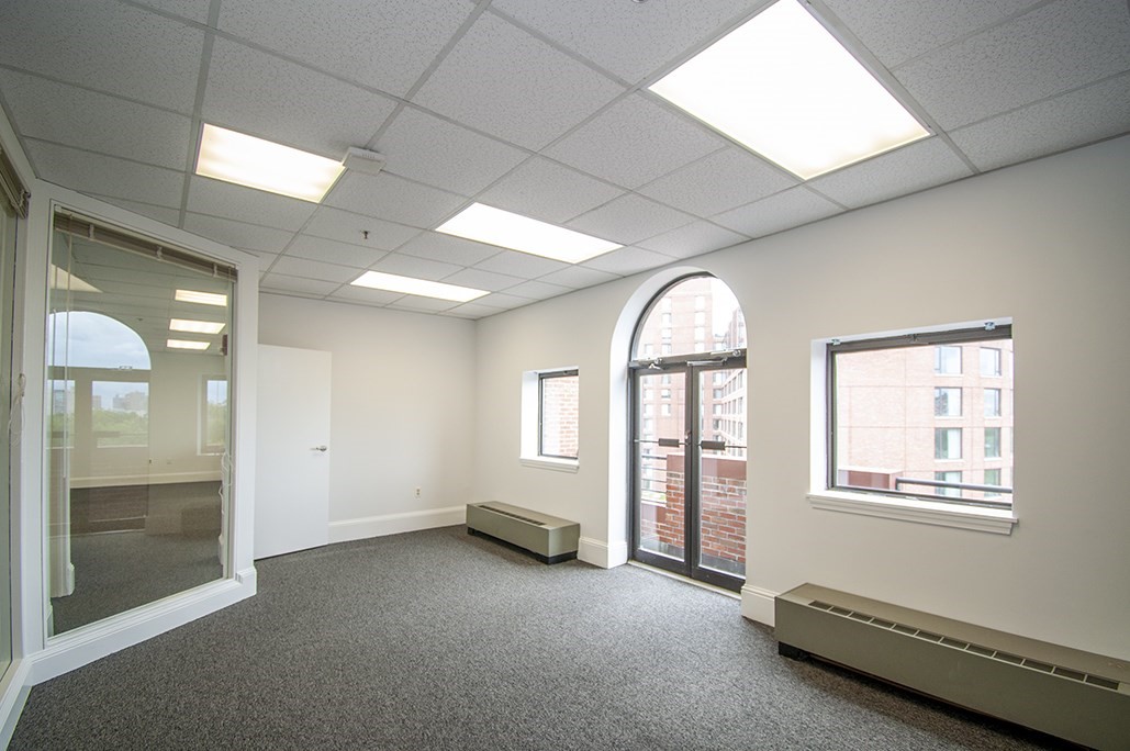 2 Park Plaza Property Photo 5