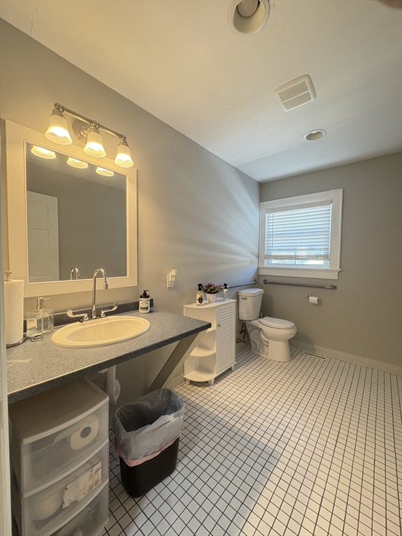170 Dean St Property Photo 6