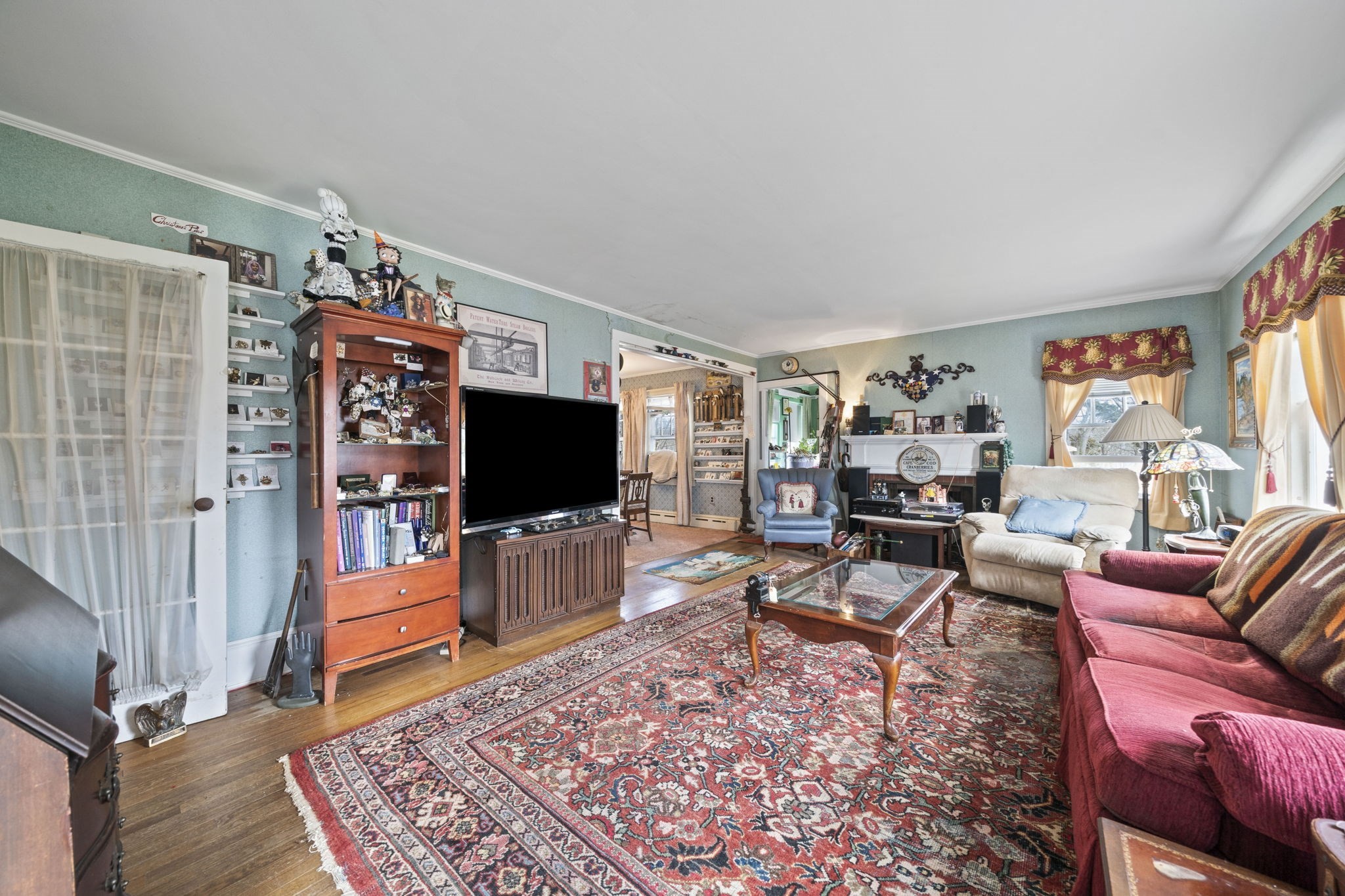 14 Russell Ave Property Photo 8