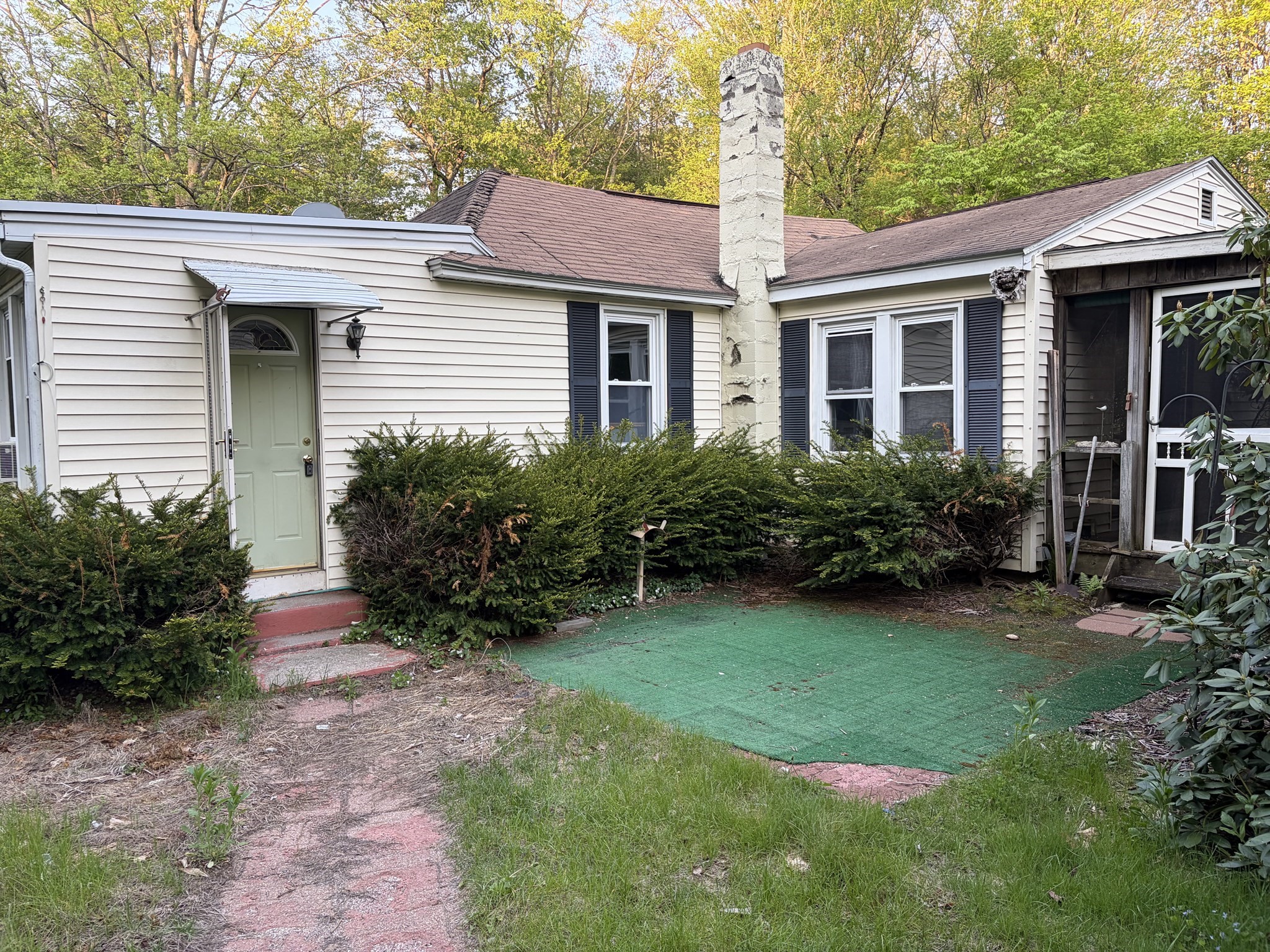 11 S Chesterfield Rd Property Photo 3