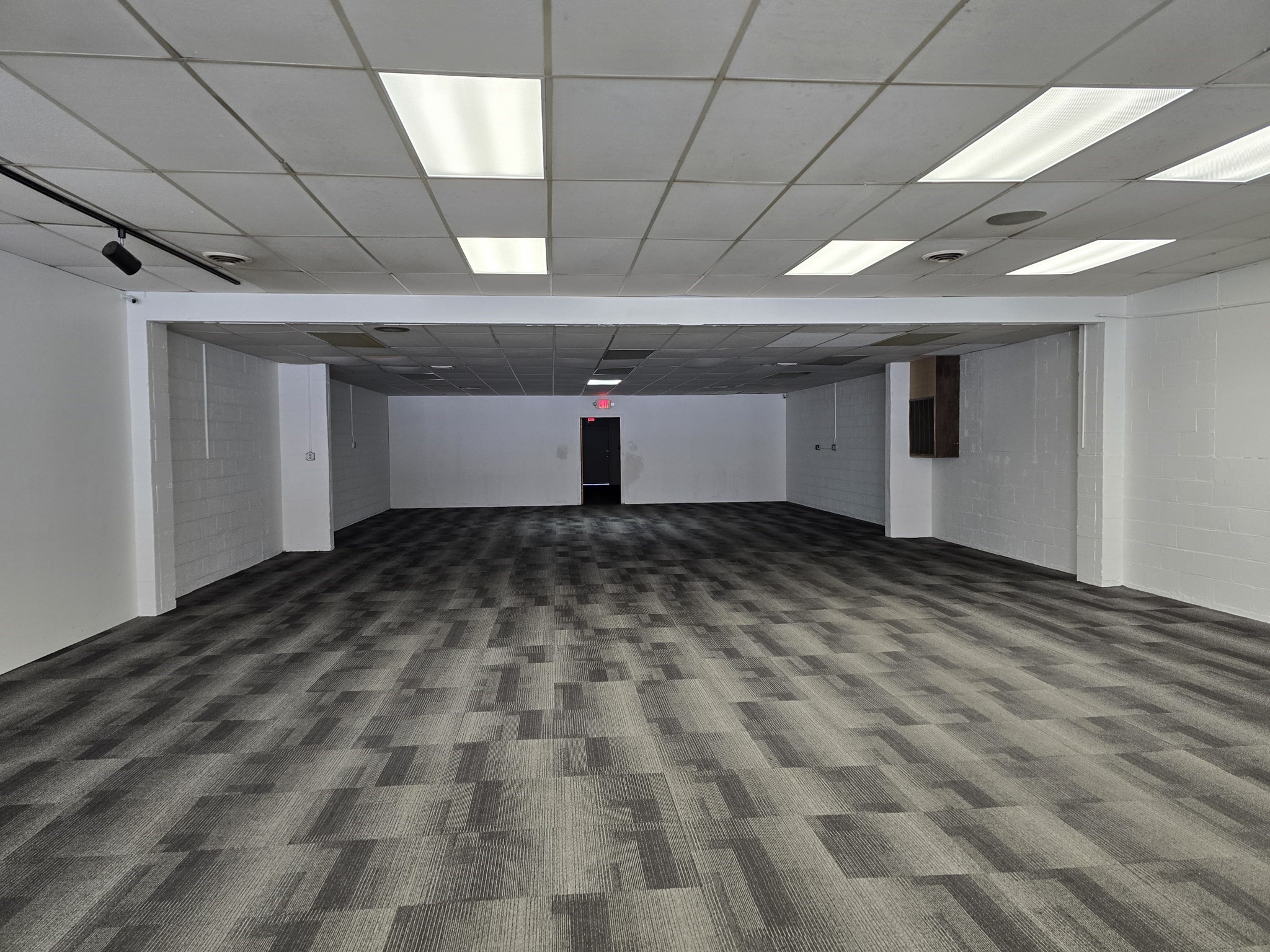 320 College Street Property Photo 2