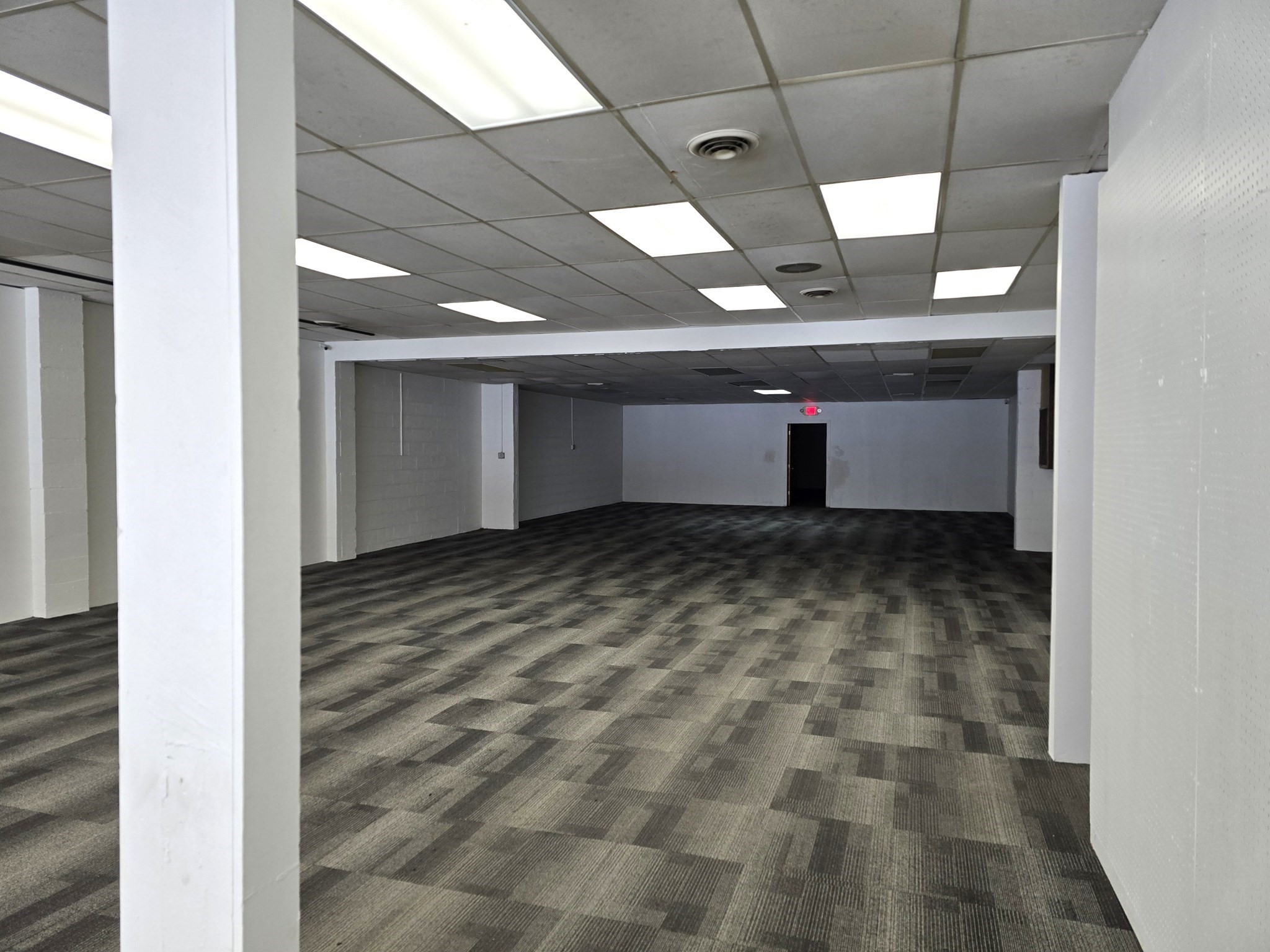 320 College Street Property Photo 3