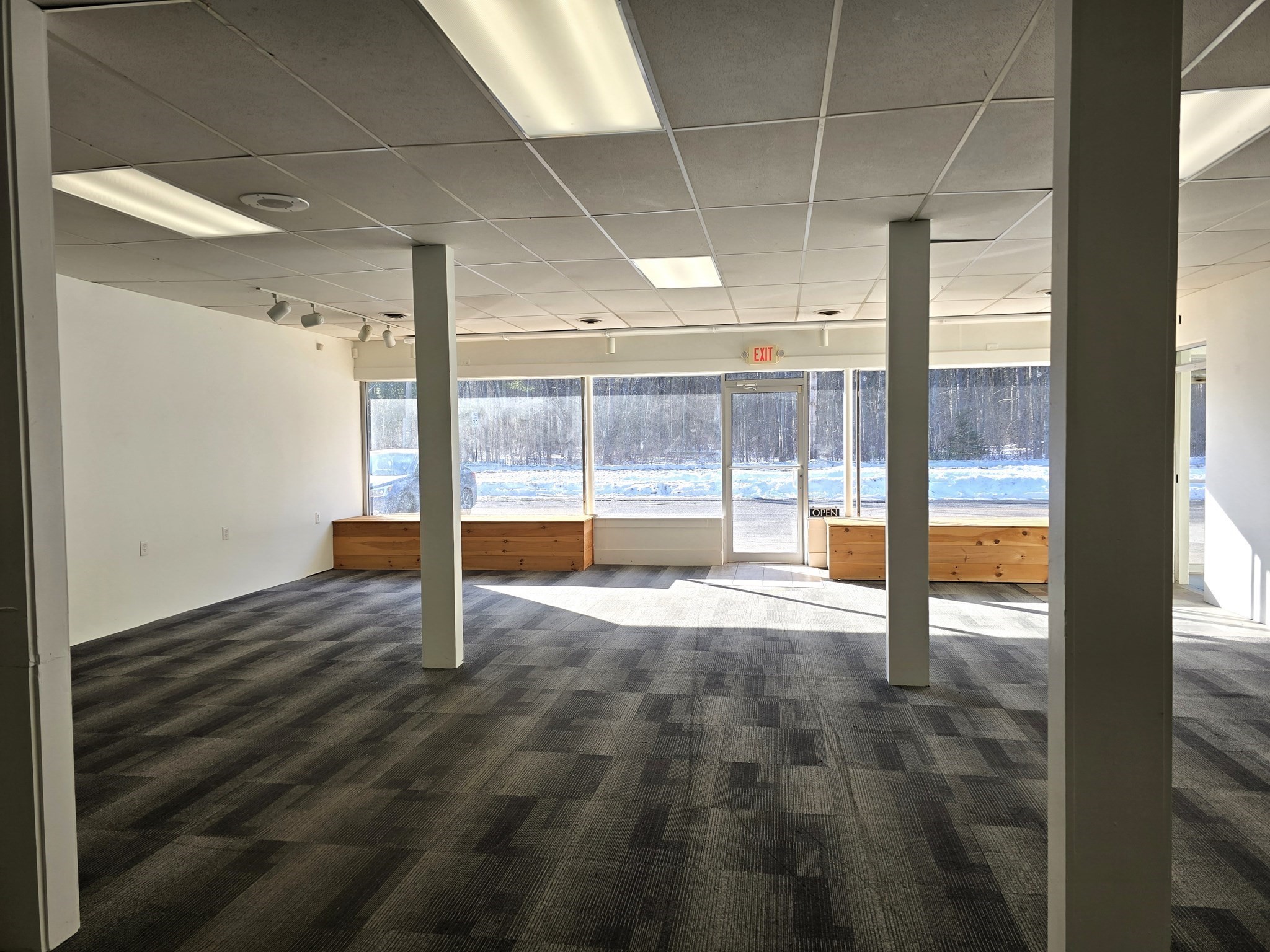 320 College Street Property Photo 4