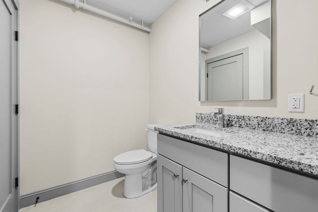 160 Seabury St # 40 Property Photo 6