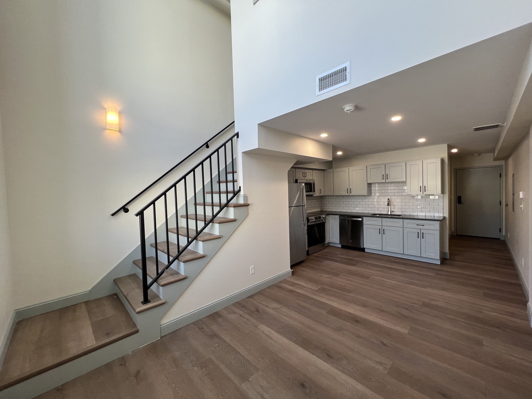 160 Seabury St # 40 Property Photo 8