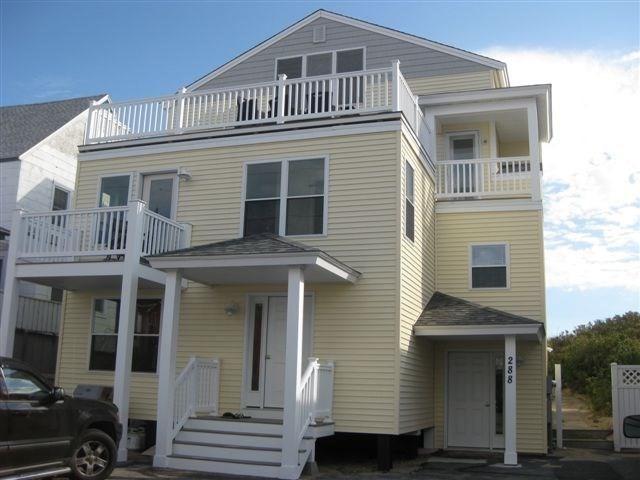 288 North End Blvd Property Photo 1