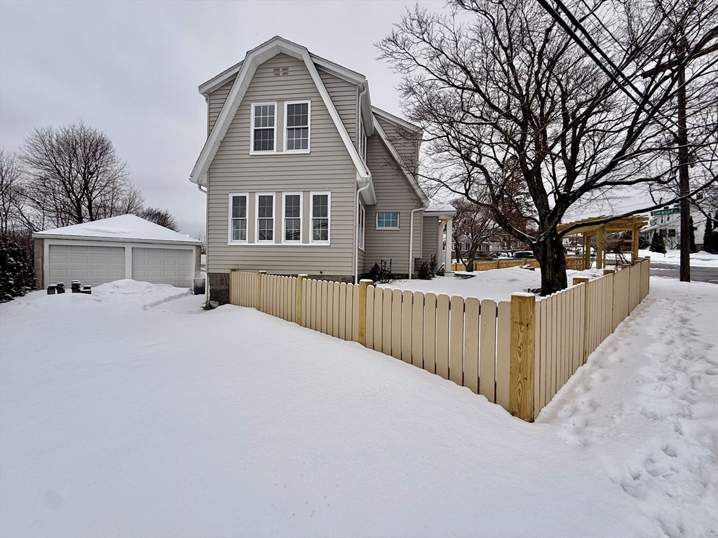281 Elmwood Ave Property Photo 7