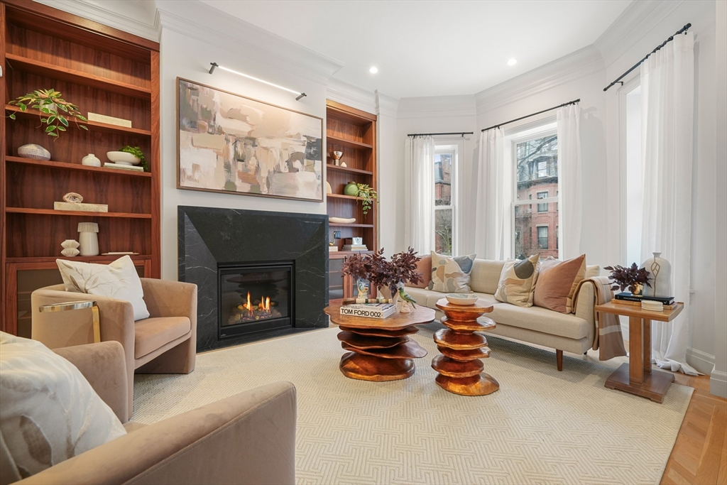 352 Marlborough St Property Photo 1