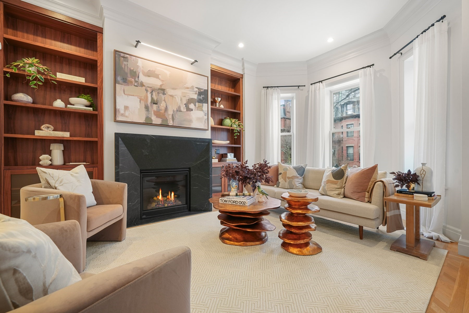 352 Marlborough St Property Photo 1