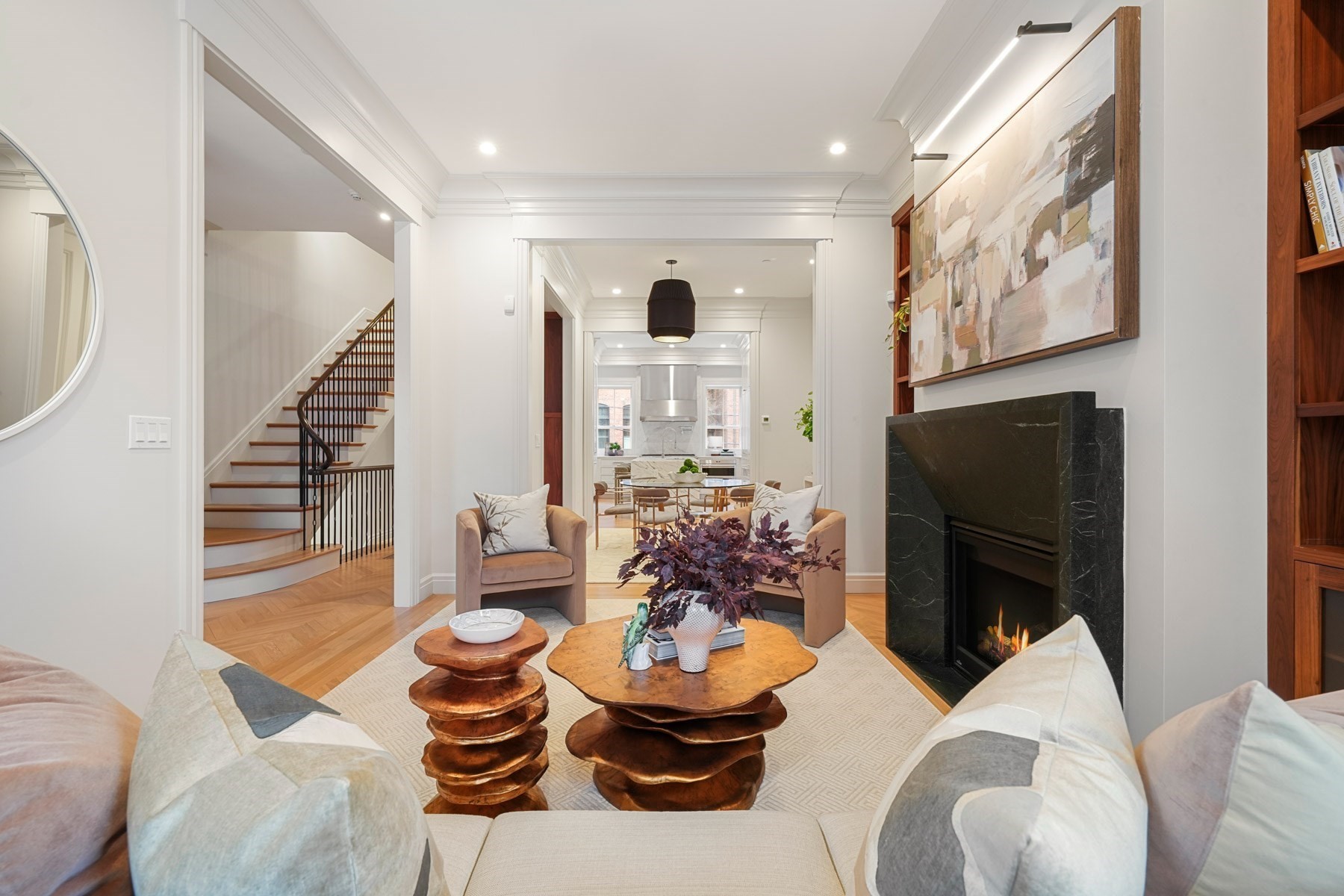 352 Marlborough St Property Photo 2