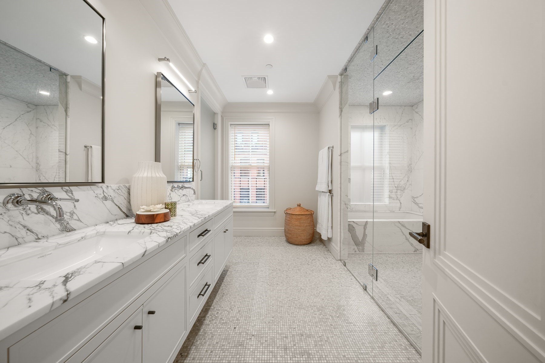 352 Marlborough St Property Photo 13